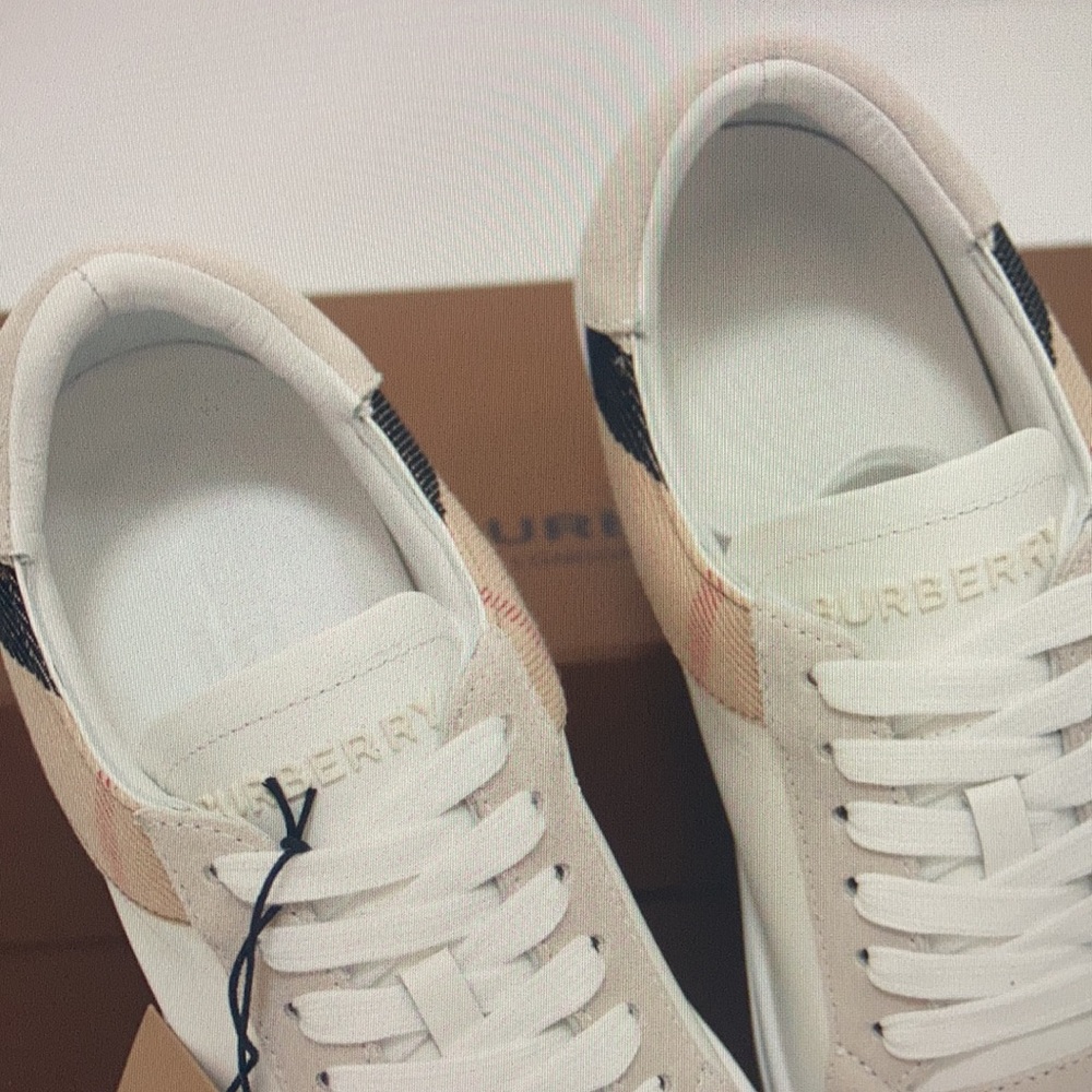 Burberry Men’s Sneakers in White And Tan - Picture 4 of 9